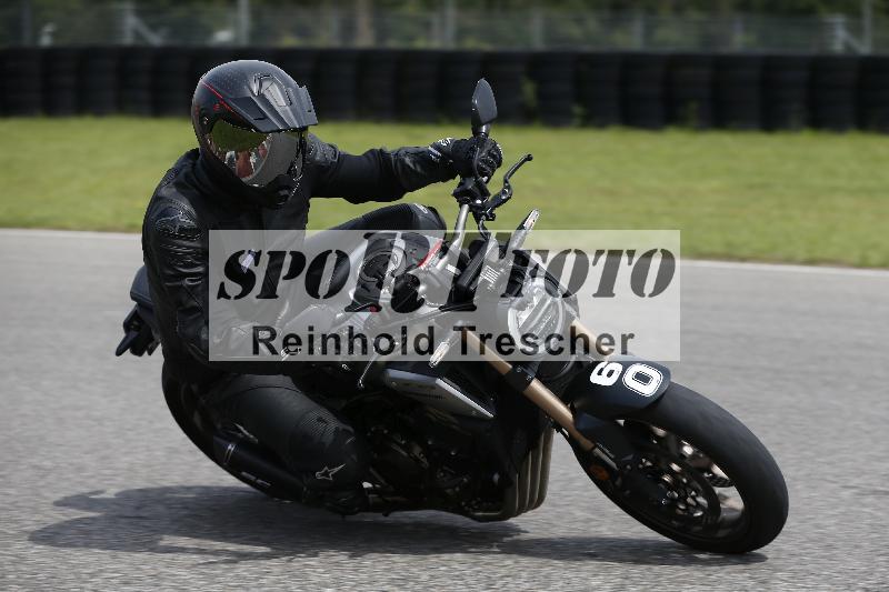 /Archiv-2024/29 12.06.2024 MOTO.CH Track Day ADR/Gruppe blau/60